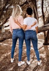 Elwood skinny ankle jean light size 9-11 lifestyle 4