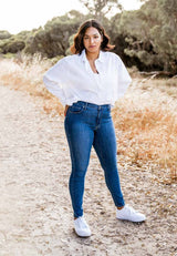 Elwood skinny jean light size 12 lifestyle