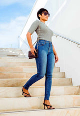 Elwood skinny jean light size 9 lifestyle