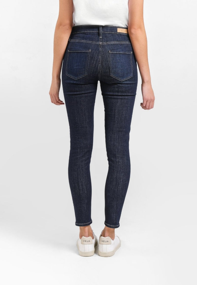Elwood skinny jean size 6 back view