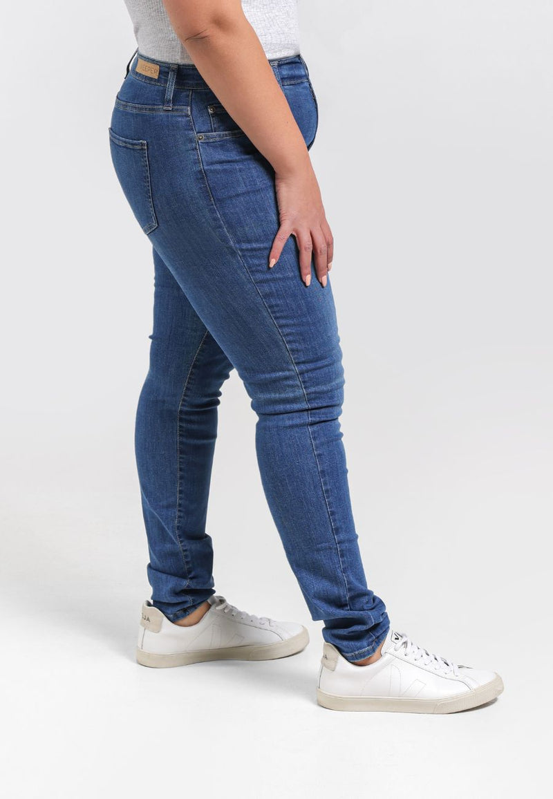 Elwood skinny jean light size 15-18 side
